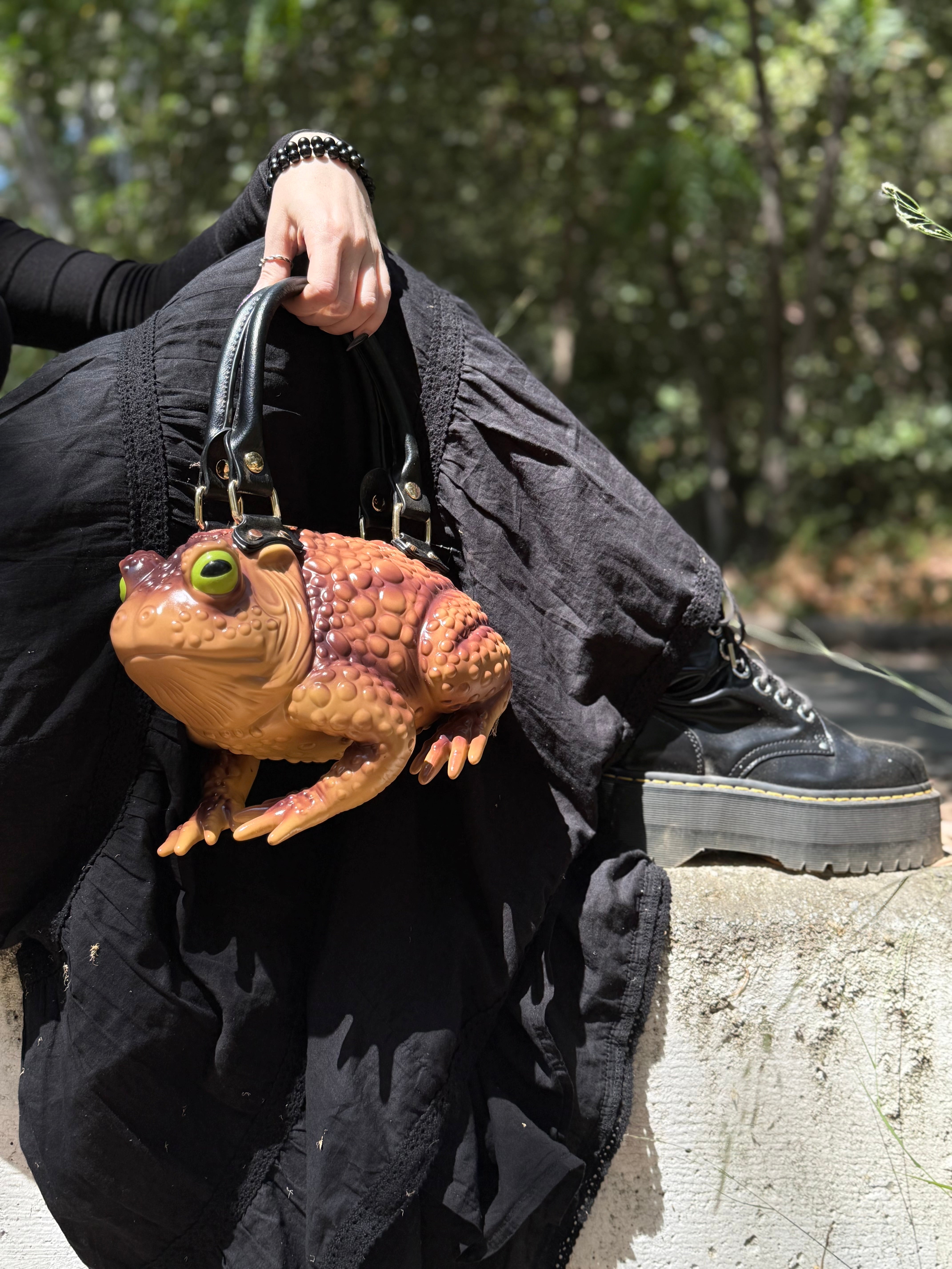 Tan Toad Bag with Yellow Eyes