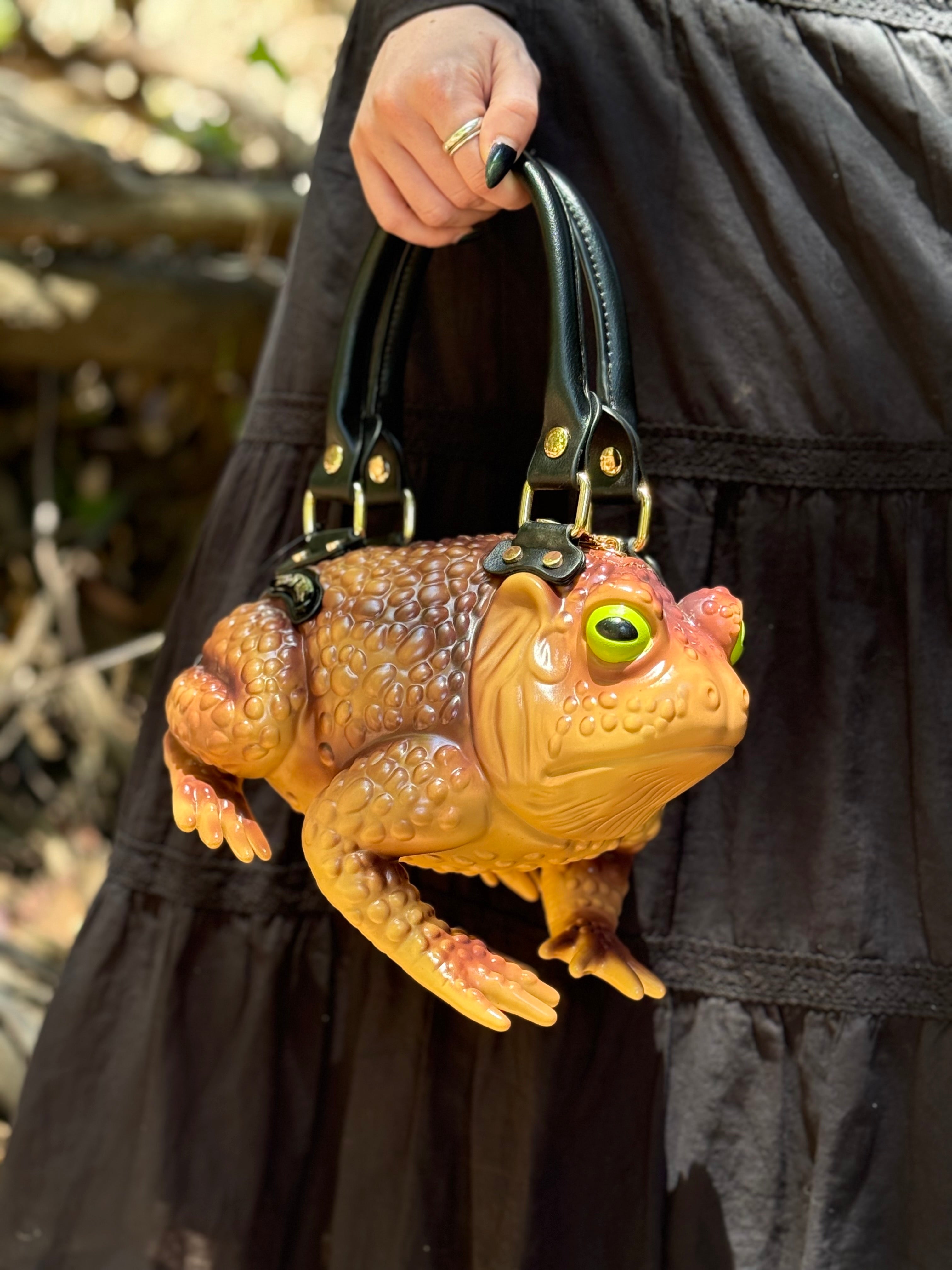 Tan Toad Bag with Yellow Eyes