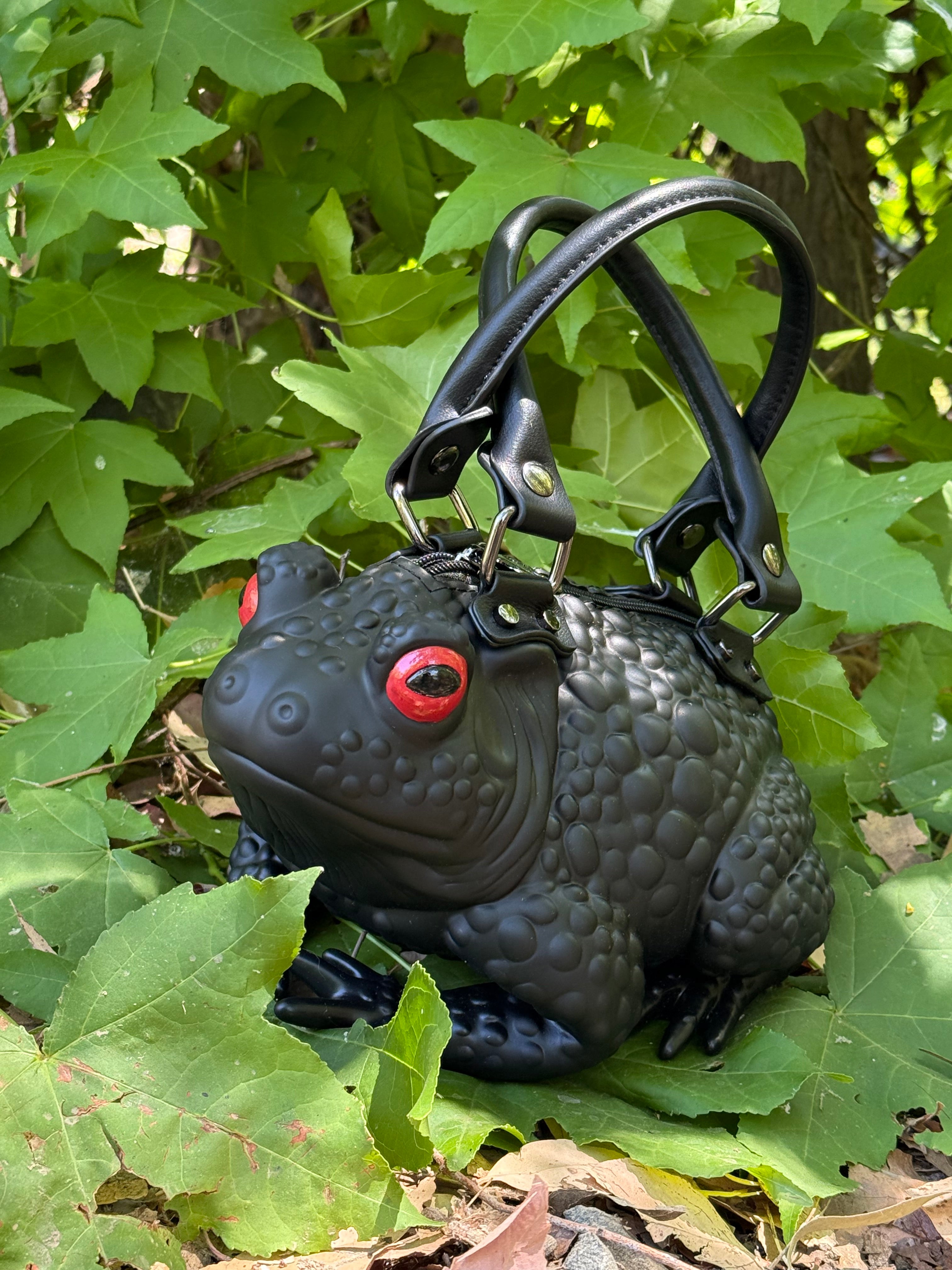 Black Toad Bag - Red Eyes Gunmetal Hardware