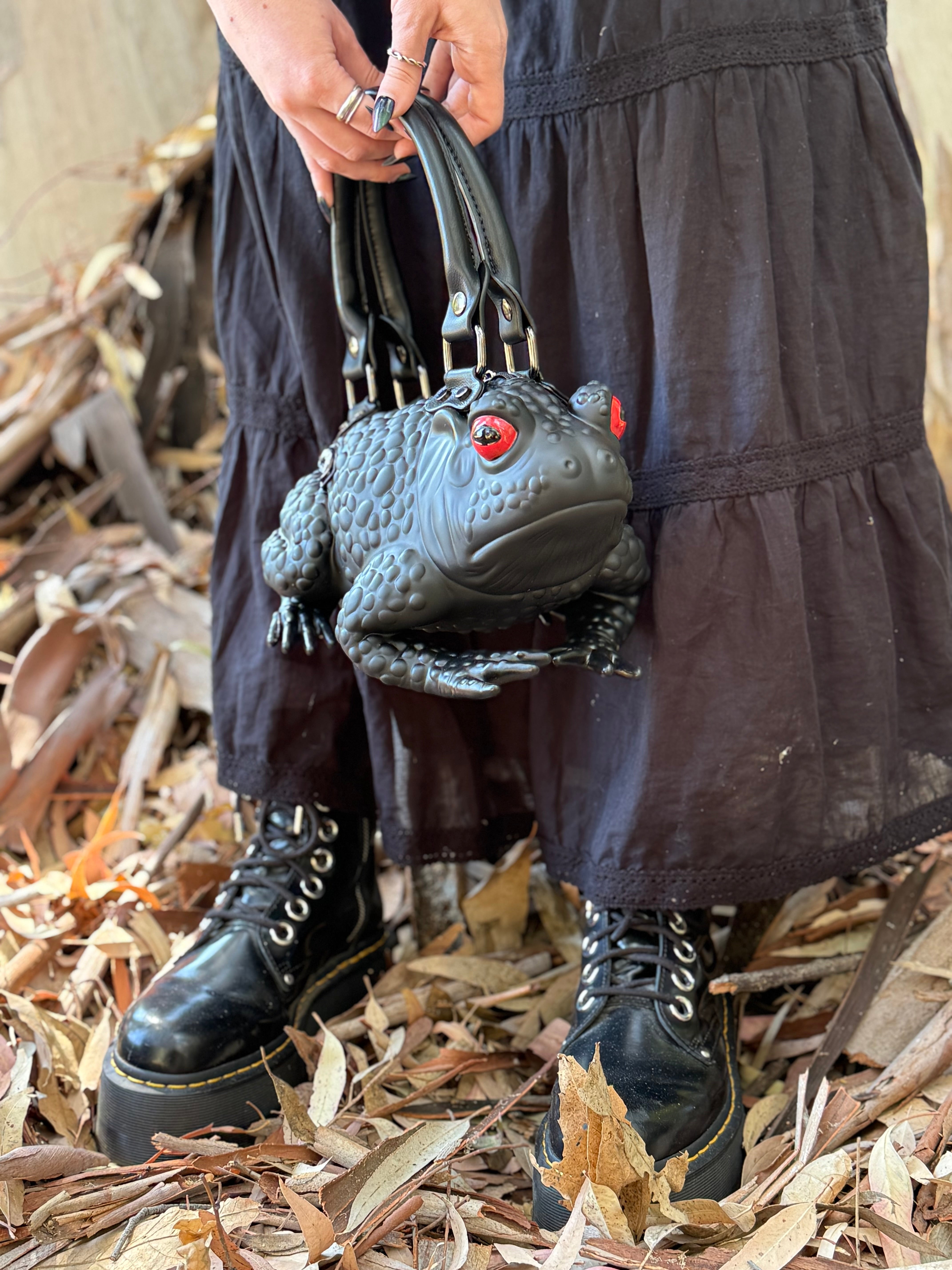 Black Toad Bag - Red Eyes Gunmetal Hardware