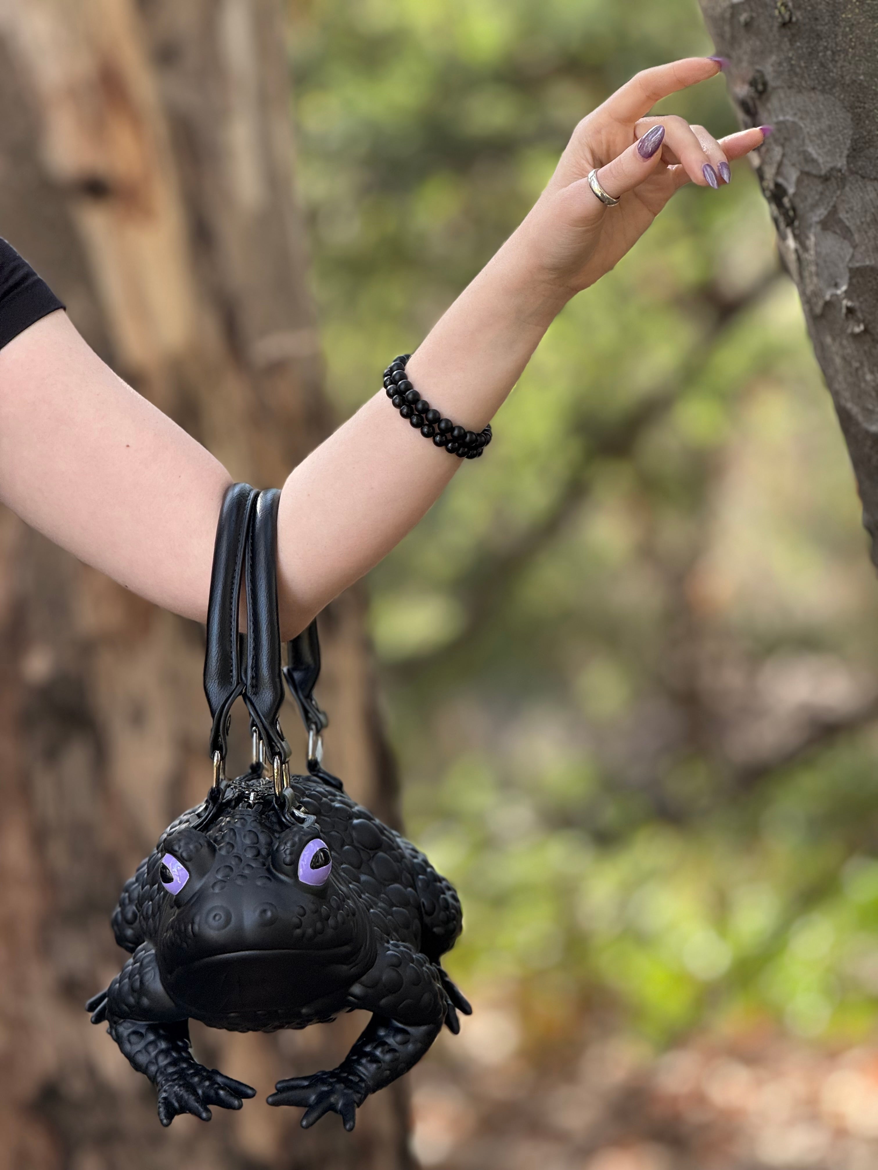 Black Toad Bag Purple Eyes