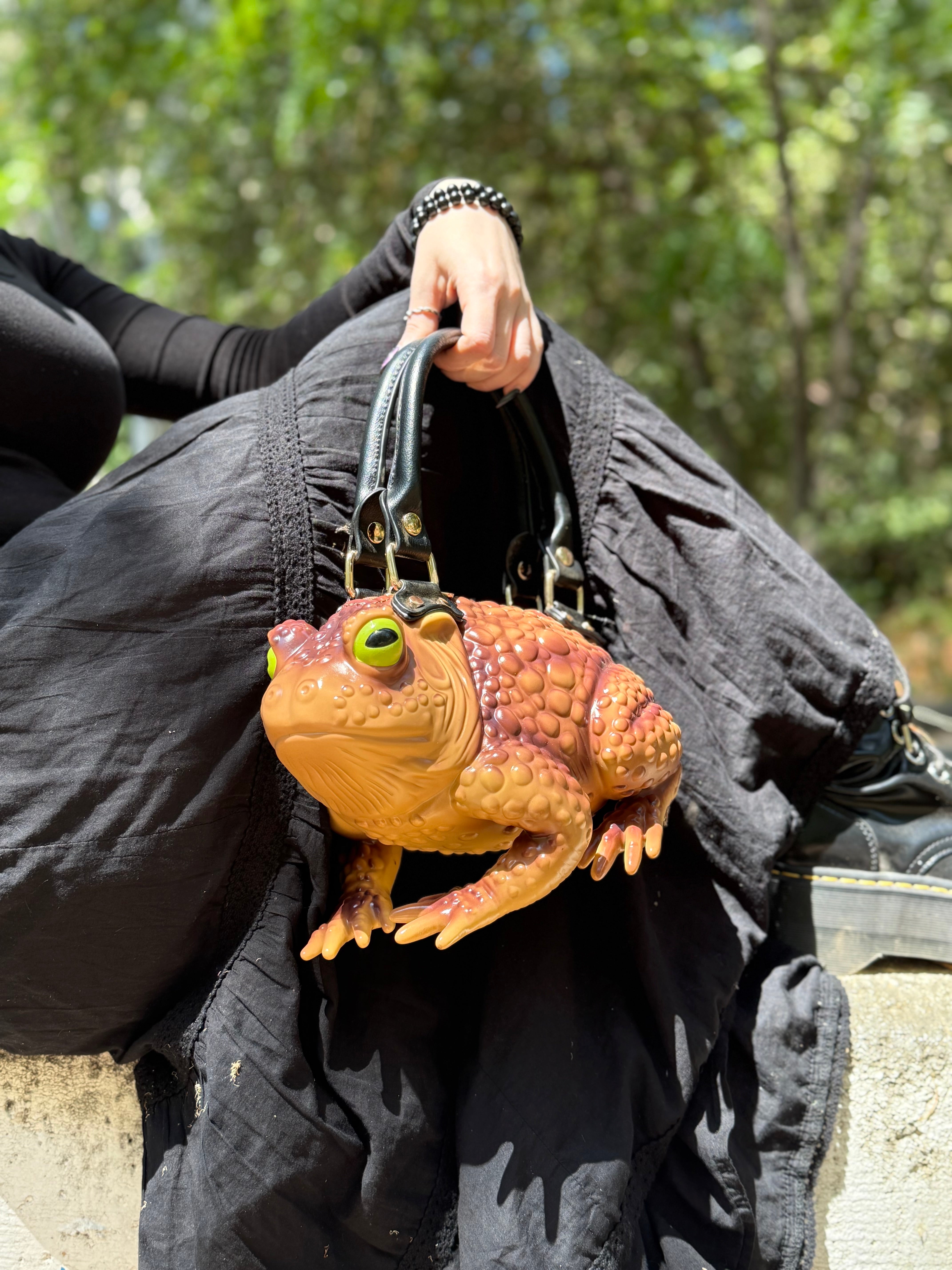 Tan Toad Bag with Yellow Eyes