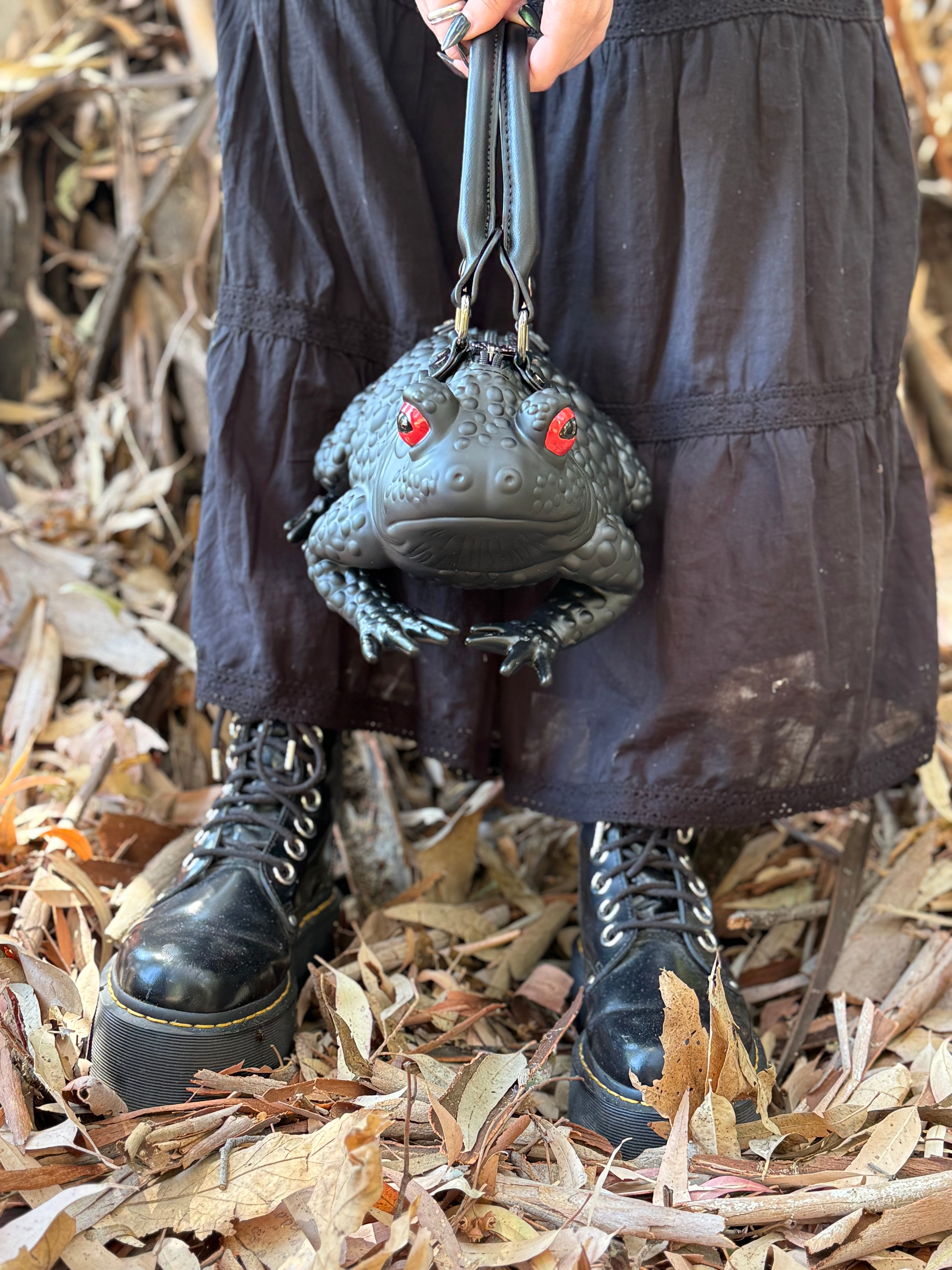 Black Toad Bag - Red Eyes Gunmetal Hardware
